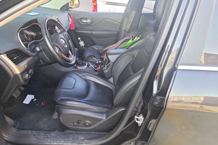 Used Jeep Cherokee 2016 2.4L Professional Edition