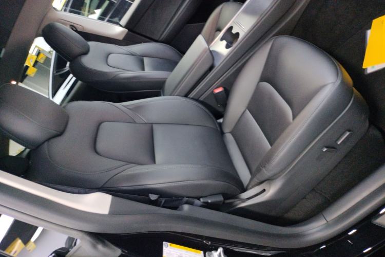 Used Tesla Model Y 2022 Long-Range All-Wheel-Drive Version Right Front Seat