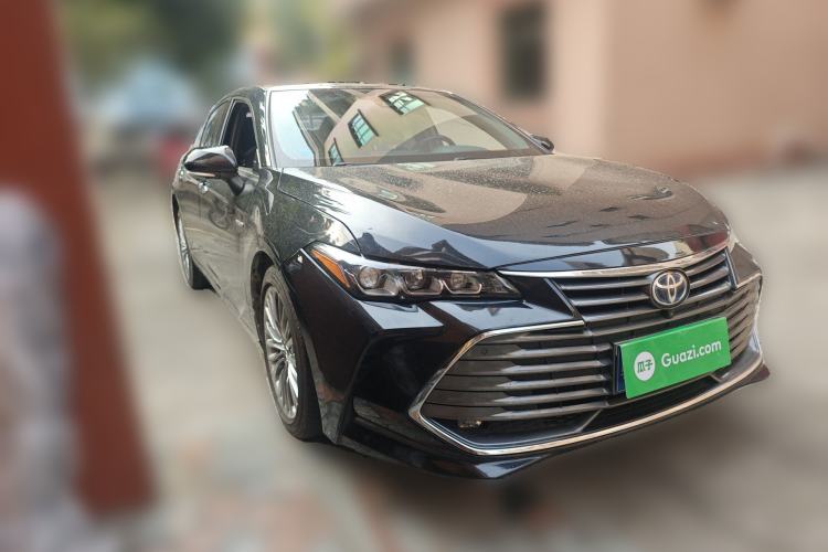 Used Toyota Avalon 2019 Dual-Engine 2.5L XLE Prestige Version China VI Standard Front Right 45 Deg