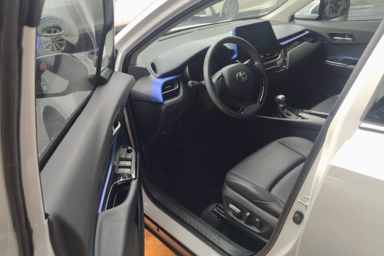 Used Toyota C-HR 2021 2.0L Luxury Edition Driver Seat