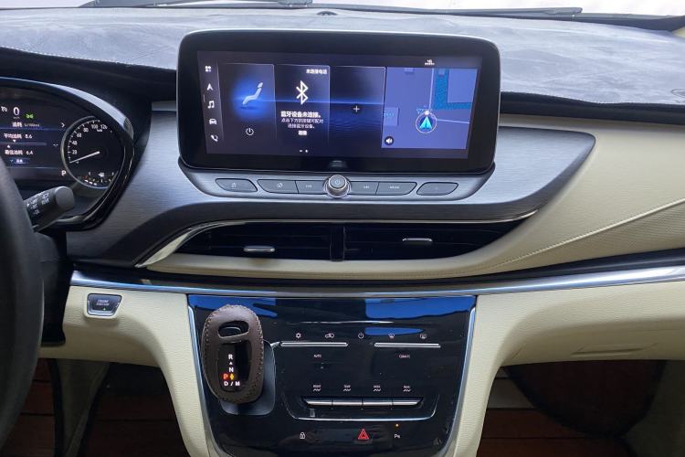 Used Buick GL8 2023 Facelifted Land Cruiser Executive Luxury Version Interior 3