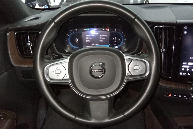 Used Volvo XC60 2025 B5 Four-Wheel Drive Smart & Advanced Luxury Edition