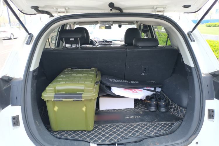 Used Haval H2 2018 Chuanxiang Edition Blue Badge 1.5T Dual-Clutch Two-Wheel Drive Fashionable Model Trunk