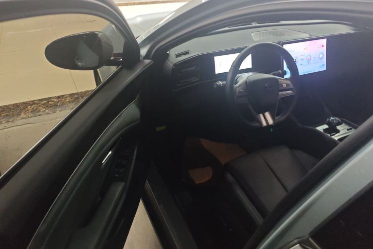 Used BYD Qin L 2024 DM-i 80KM Beyond Model
