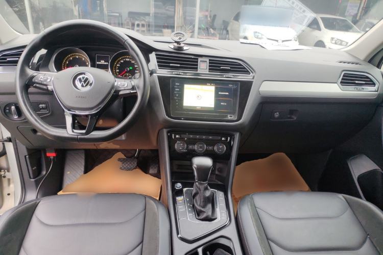 Used Volkswagen Tiguan L 2021 280TSI Automatic Two-Wheel Drive Smart Edition Center Console