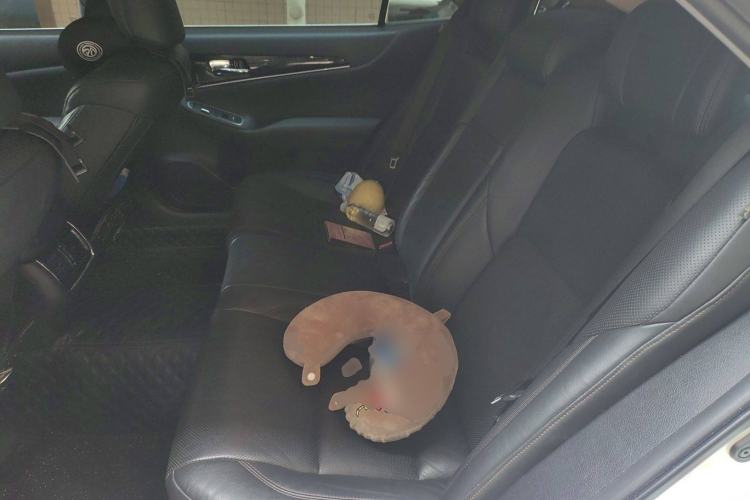 Used Toyota Crown 2015 2.0T Fashion Edition Left Rear Seat