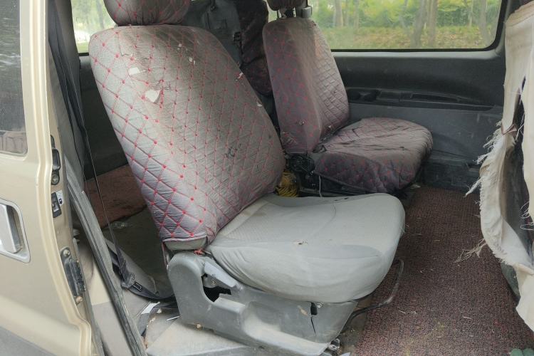 Used FORTHING Lingzhi 2014 M3 1.6L 7-Seater Comfort Model Left Rear Seat