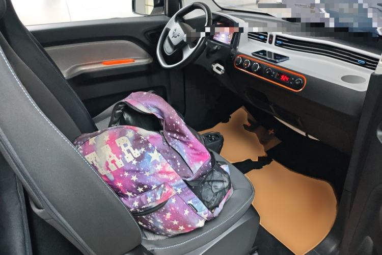 Used Wuling Hongguang MINIEV 2022 Zizai Version Lithium Iron Phosphate Right Front Seat