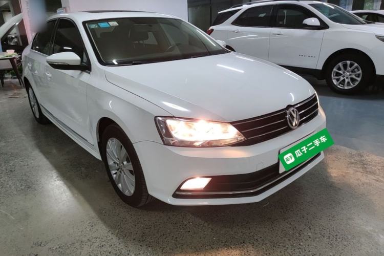 Used Volkswagen Sagitar 2015 1.6L Automatic Comfort Model Front Right 45 Deg