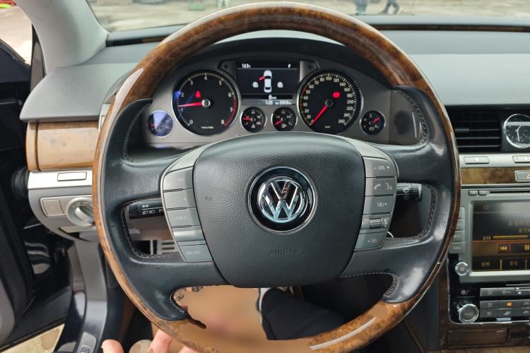 Used Volkswagen Phaeton 2012 3.0L Elite Custom Edition
