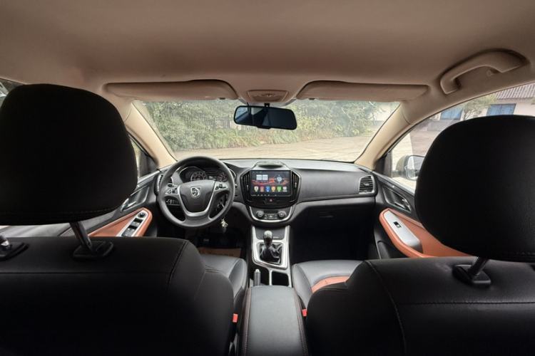 Used Baojun 560 2015 1.8L Manual Elite Edition
