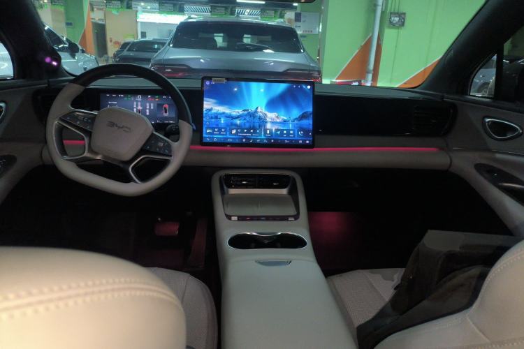 Used BYD Sealion 06 New Energy 2025 Model DM-i 170 Navigation Pro Edition Center Console