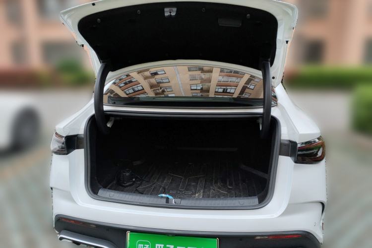 Used BYD Seal 06 New Energy 2024 DM-i 80KM Luxury Model Trunk