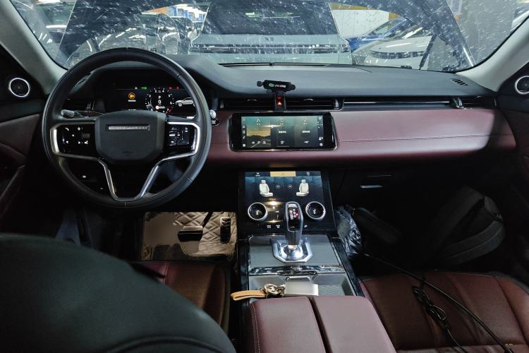 Used Land Rover Range Evoque 2021 Range Rover Velar L 249PS R-Dynamic First Edition Center Console