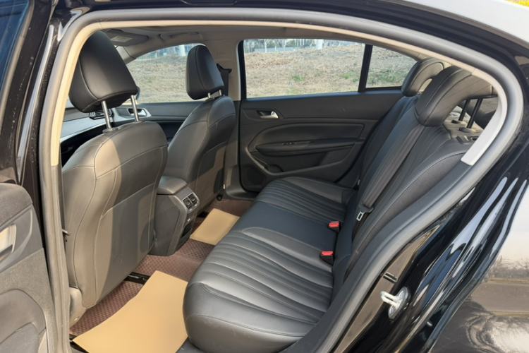 Used Peugeot 408 2022 1.6T Light-Chasing Edition Interior 2