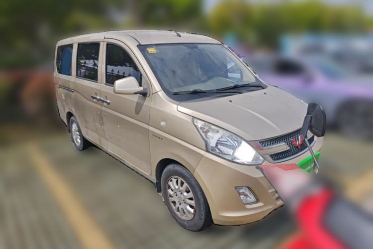 Used Wuling Rongguang V 2018 1.5L Standard Version Front Right 45 Deg