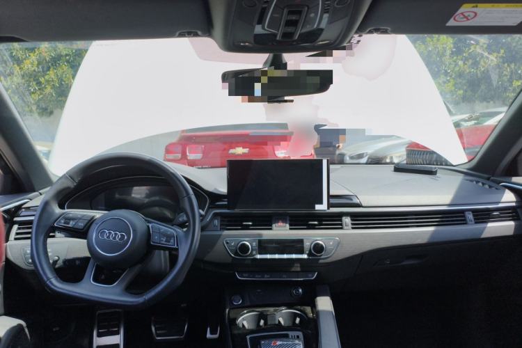 Used Audi A4L 2023 40 TFSI Luxury Dynamic Model Center Console