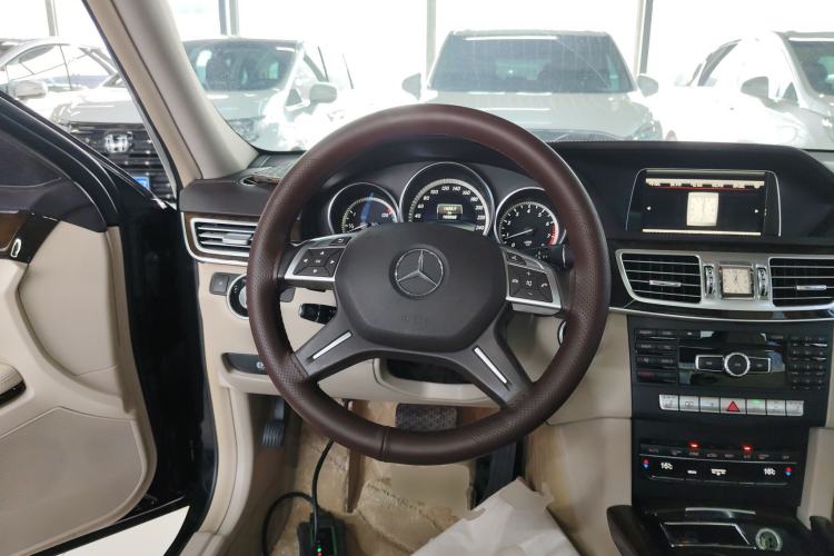 Used Mercedes-Benz E-Class 2015 E 320 L 4MATIC Steering Wheel