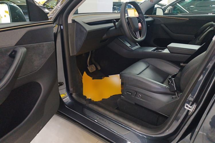 Used Tesla Model Y 2025 Long-Range All-Wheel-Drive Version Driver Seat