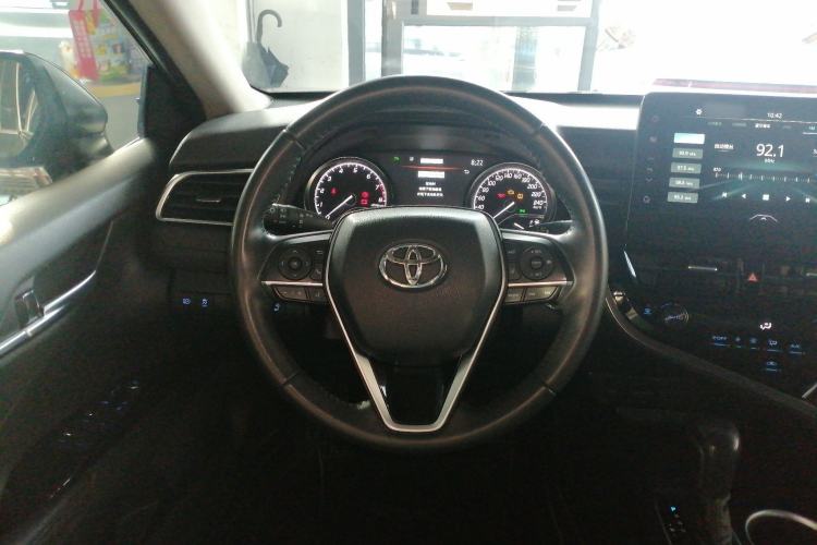 Used Toyota Camry 2023 2.0G Luxury Edition
