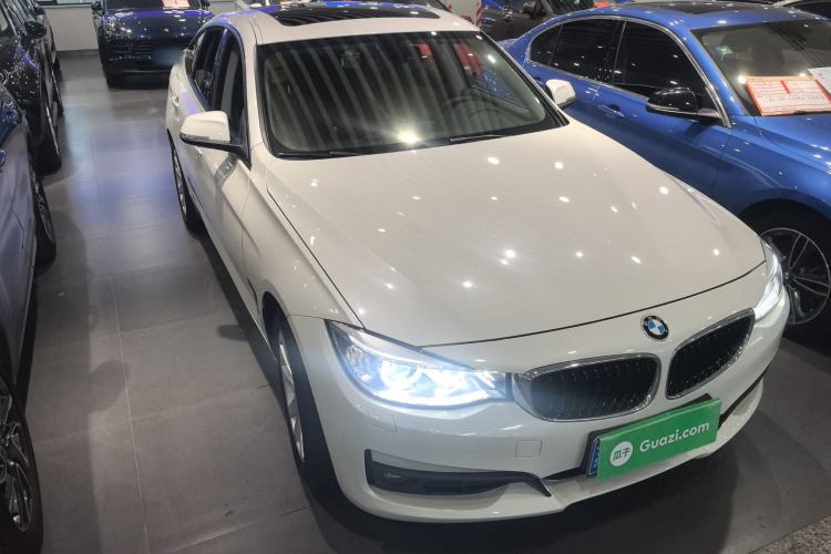 Used BMW 3 Series GT 2013 320i Leading Model Front Right 45 Deg