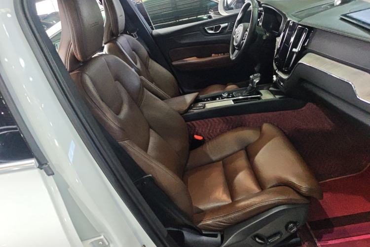 Used Volvo XC60 2020 T5 4x4 Smart Luxury Edition Right Front Seat