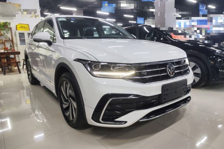 Used Volkswagen Tiguan L 2024 Outstanding Model 330TSI Automatic Two-Wheel Drive R-Line Dragon Glory Edition Front Right 45 Deg