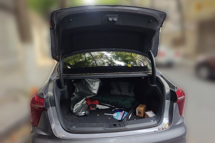 Used Hongqi H5 2023 2.0T Automatic Smart Connect Flagship Edition Trunk