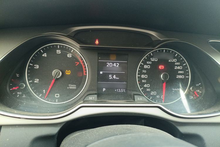 Used Audi A4L 2013 35 TFSI Automatic Comfort Model Instrument Cluster