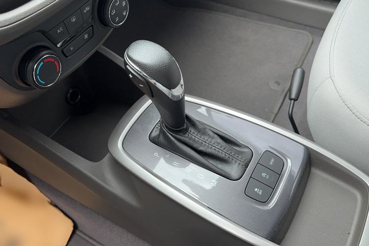 Used Chevrolet Lova RV 2016 1.5L Automatic Comfort Edition