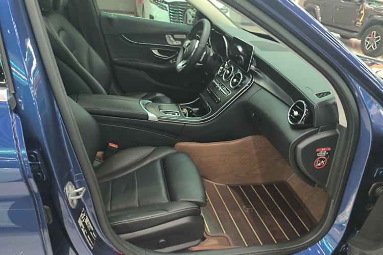 Used Mercedes-Benz C-Class 2020 C 260 L Sport Edition Right Front Seat