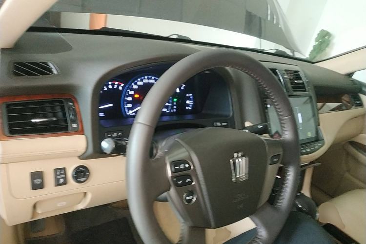 Used Toyota Crown 2012 2.5L Royal Leather Edition Center Console