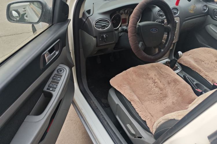 Used Ford Focus 2013 Hatchback Classic 1.8L Manual Base Model