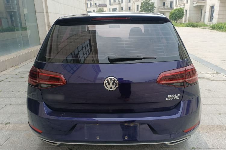 Used Volkswagen Golf 2018 230TSI Automatic Luxury Version
