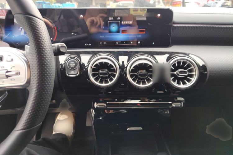 Used Mercedes-Benz A-Class 2022 Second Facelift A 200 L Sport Sedan Fashion Version Center Console