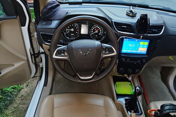 Used Wuling Hongguang 2016 1.5L S1 Deluxe Model China V-standard
