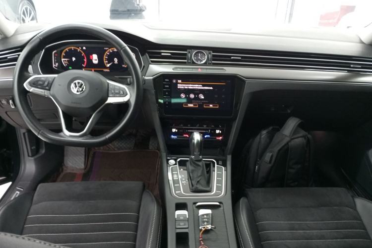 Used Volkswagen Magotan 2020 330TSI DSG Luxury Edition Center Console