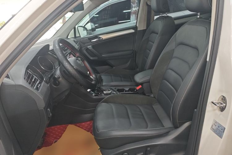 Used Volkswagen Tiguan L 2020 330TSI Automatic Two-Wheel Drive Panoramic Comfort Edition China VI Standard
