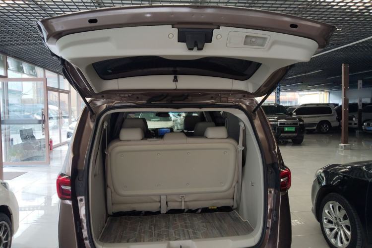 Used Buick GL8 2020 Land Cruiser Executive Class 652T Comfort Model
