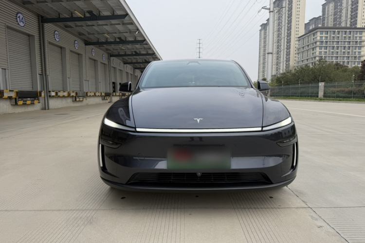 Used Tesla Model Y 2025 Rear-Wheel Drive First Edition Exterior 4