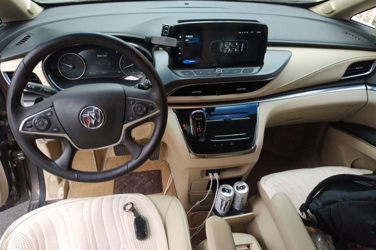 Used Buick GL8 2023 Facelifted Land Cruiser Executive Luxury Version