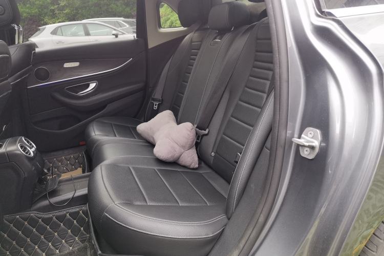 Used Mercedes-Benz E-Class 2016 E 300 L Sporty and Stylish Model
