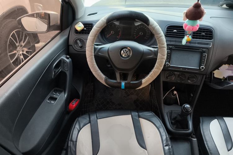 Used Volkswagen Polo 2016 1.4L Manual Fashion Model
