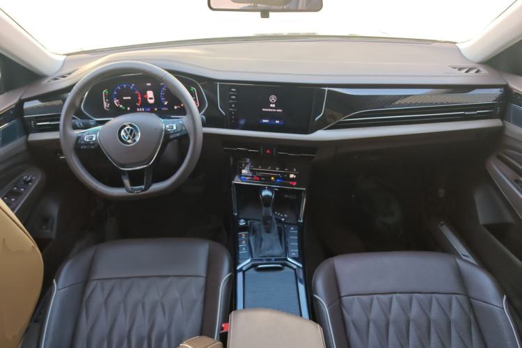 Used Volkswagen Passat 2020 Revised Version 330TSI Luxury Edition China VI Standard