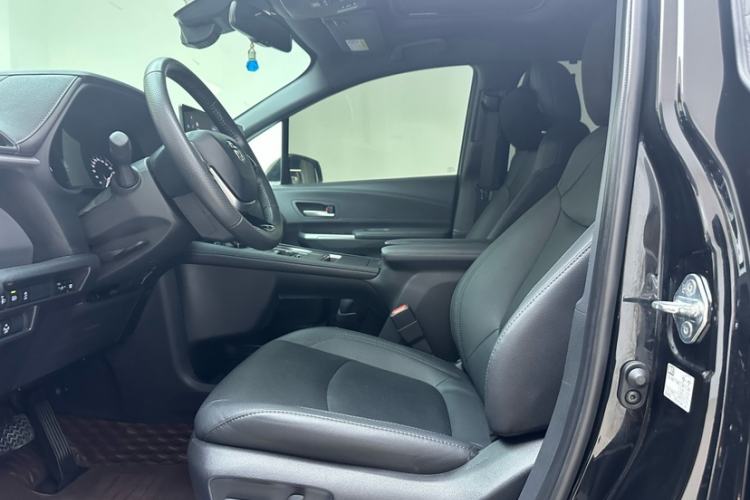 Used Toyota SIENNA 2021 2.5L Hybrid Premium Edition Interior 1