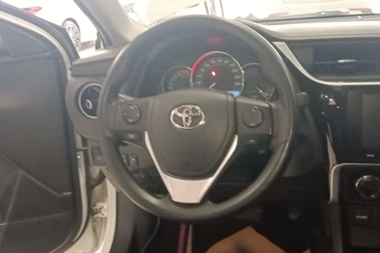 Used Toyota Levin 2017 Revised 185T CVT Elite Edition China V Standard Steering Wheel