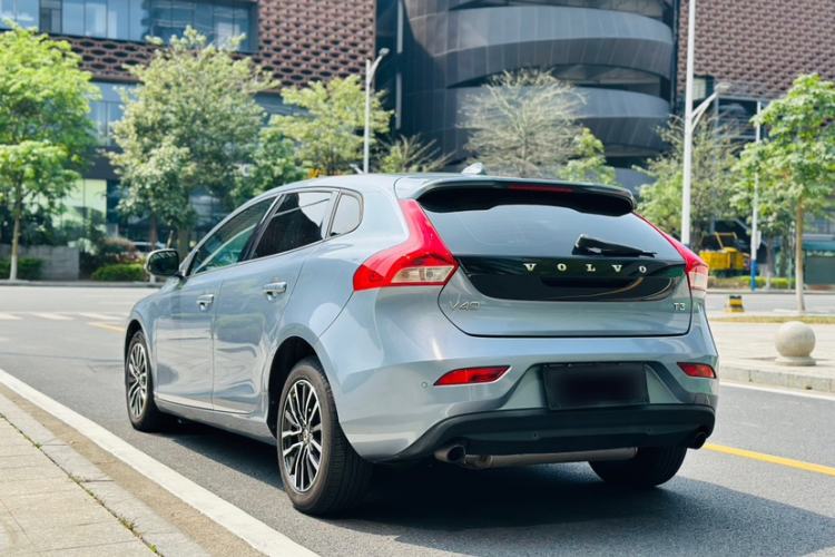 Used Volvo V40 2017 T3 Zhiyi Edition
