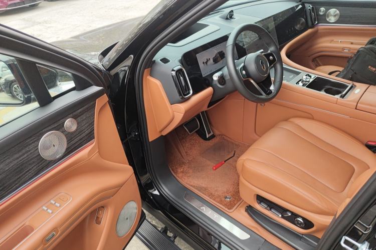 Used Hima AITO M9 2025 Extended-Range Max Version 52 kWh 6-Seater Edition Driver Seat