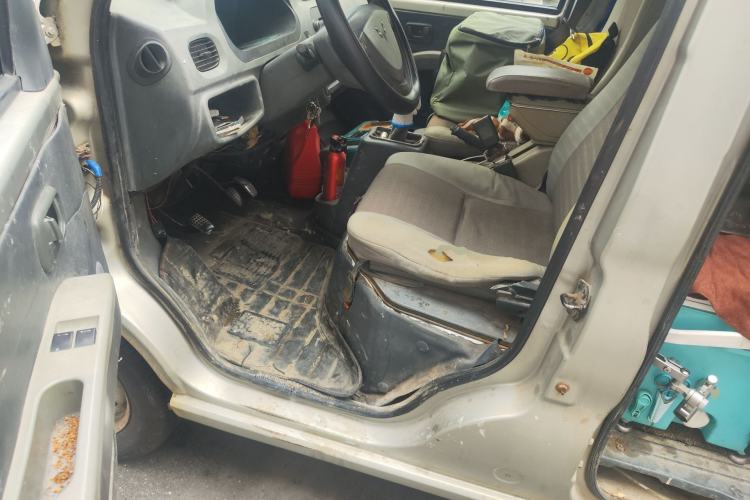 Used Wuling Zhiguang 2010 1.0L New Version Practical Short-Body L2Y Driver Seat