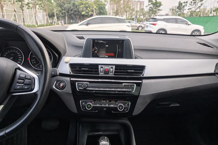 Used BMW X1 2016 sDrive18Li Fashion Model Audio And AC Panel